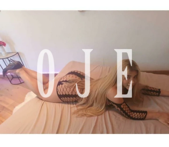 Loira puta,  &eacute; Loira *******, tenho 26 anos e