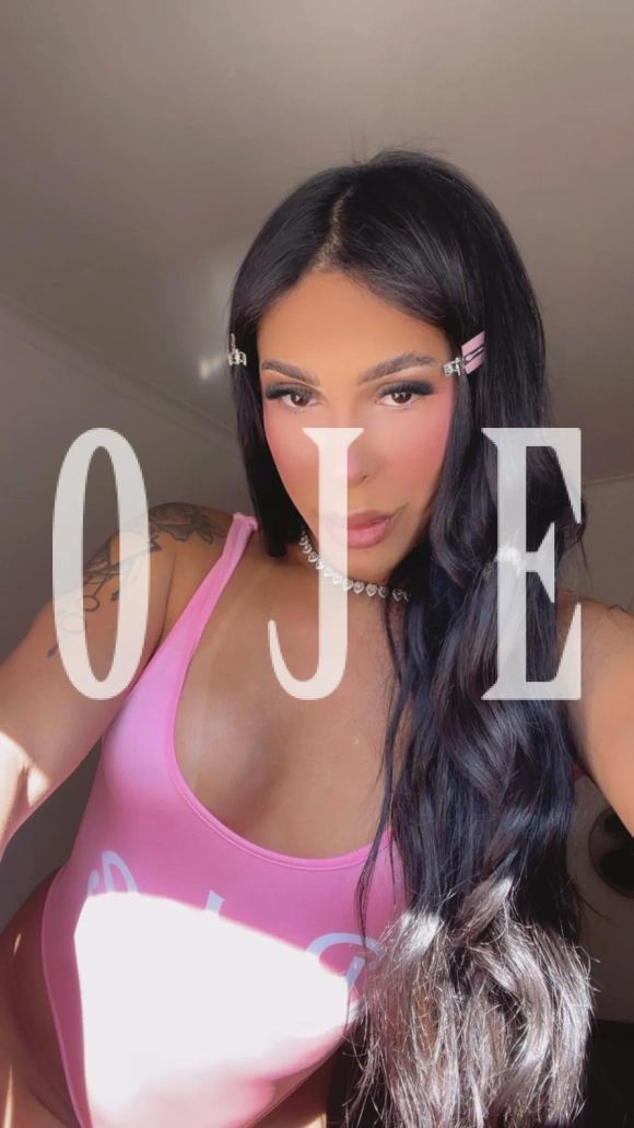 Iza safadinha, travesti em Évora