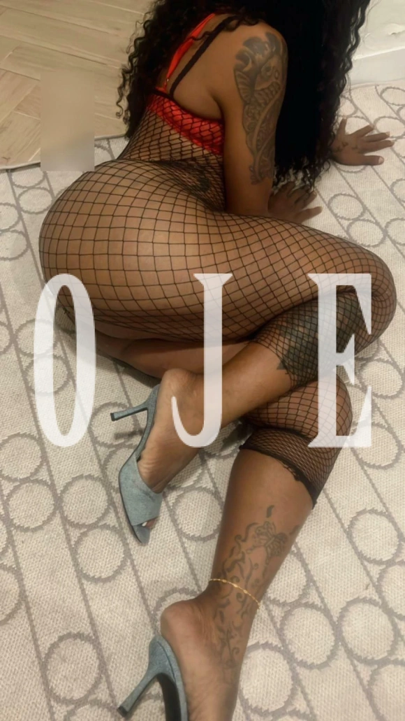 Fetichismo, Atenção à casais, Namoradinha, Massagem erótica, BDSM, Despedida de solteiro, Sexcam, Stripers: travesti em Cascais