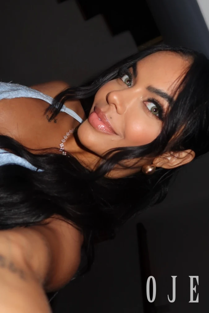 stories-slider-content