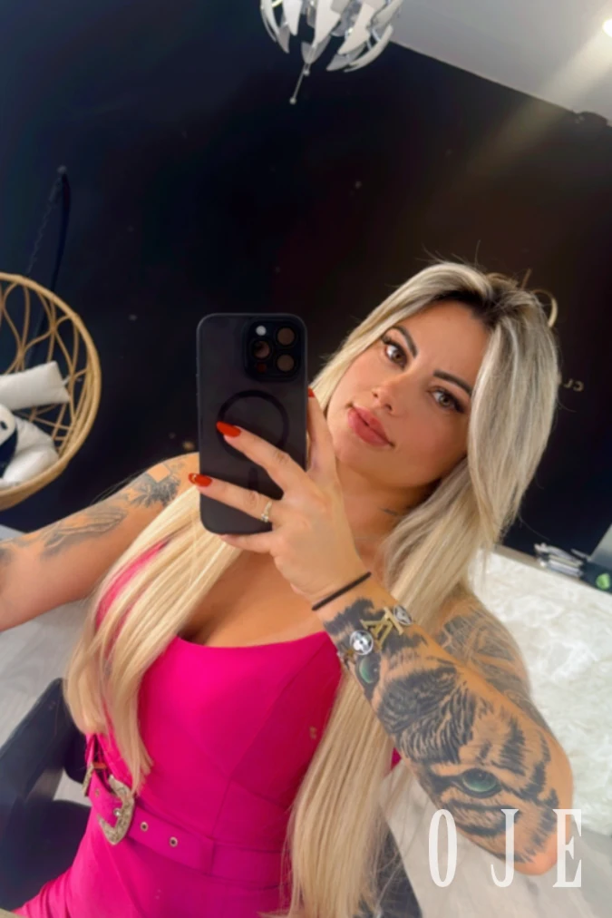 stories-slider-content