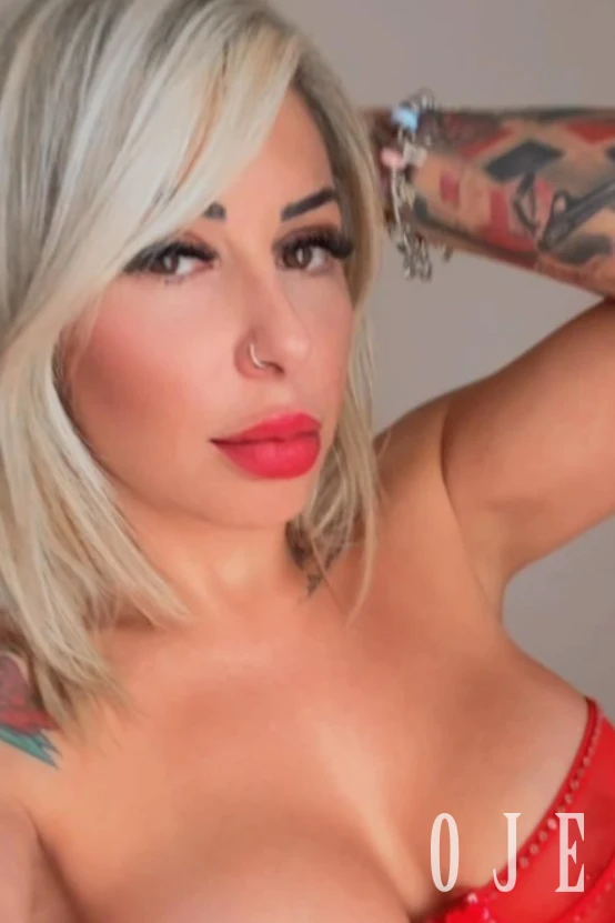 stories-slider-content