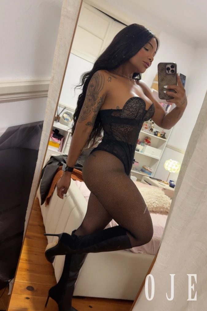 stories-slider-content