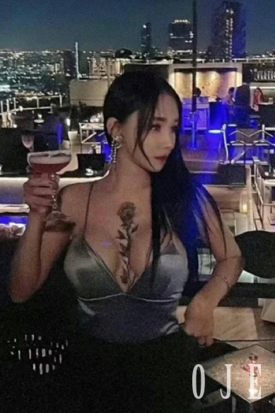 stories-slider-content