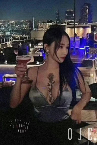 stories-slider-content