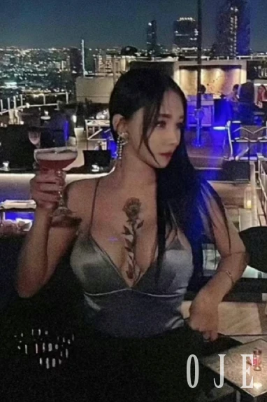 stories-slider-content