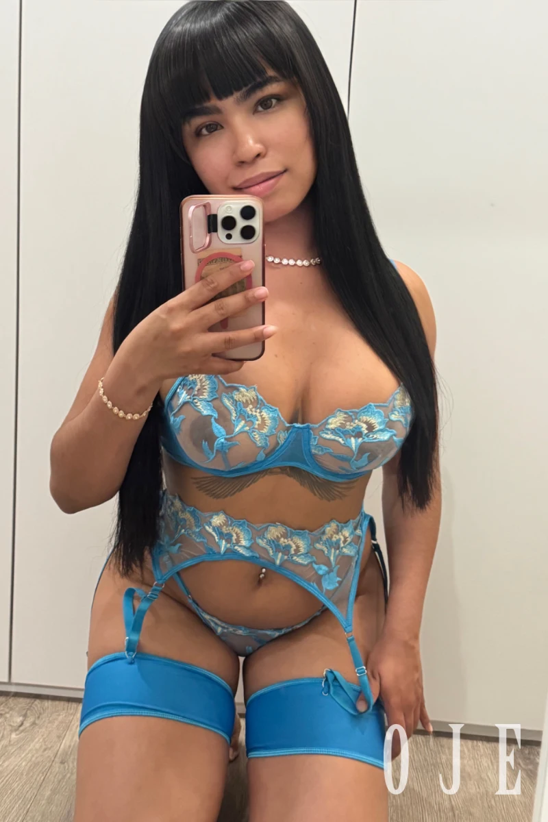 stories-slider-content