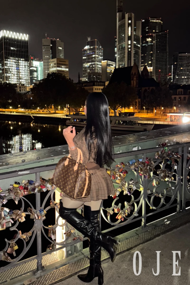 stories-slider-content