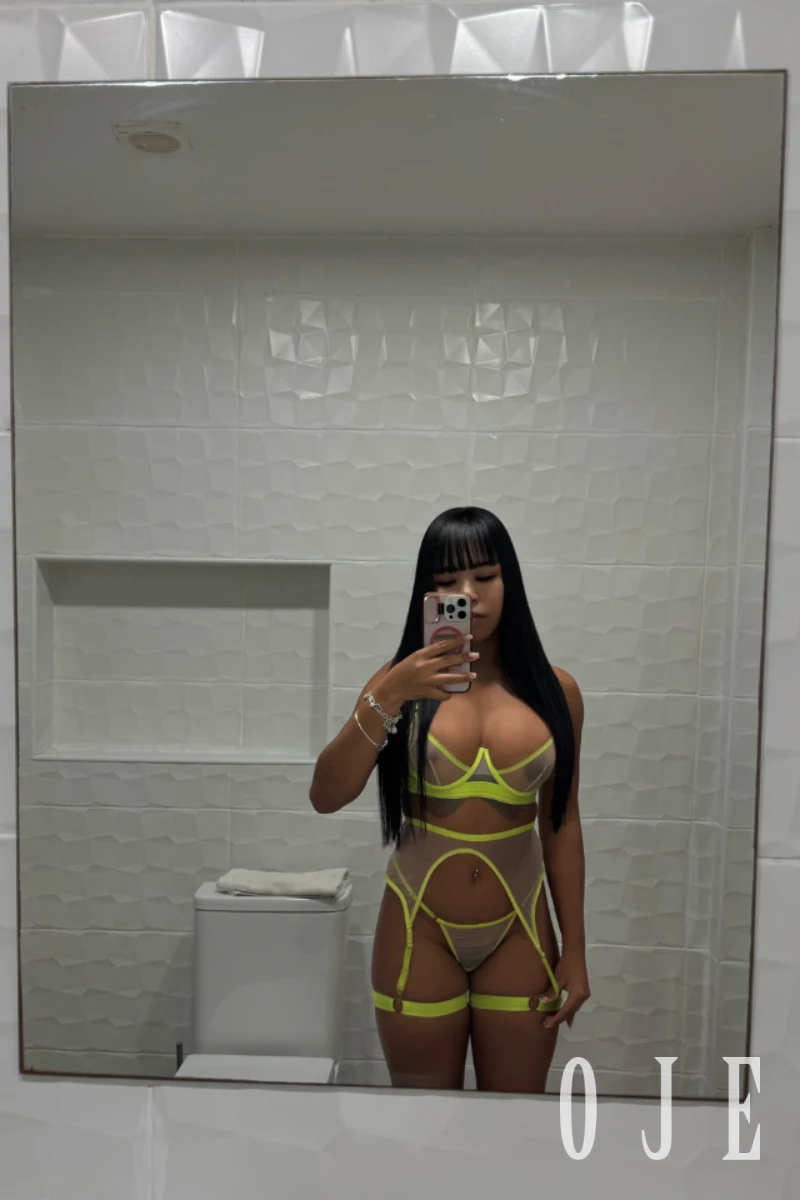 stories-slider-content