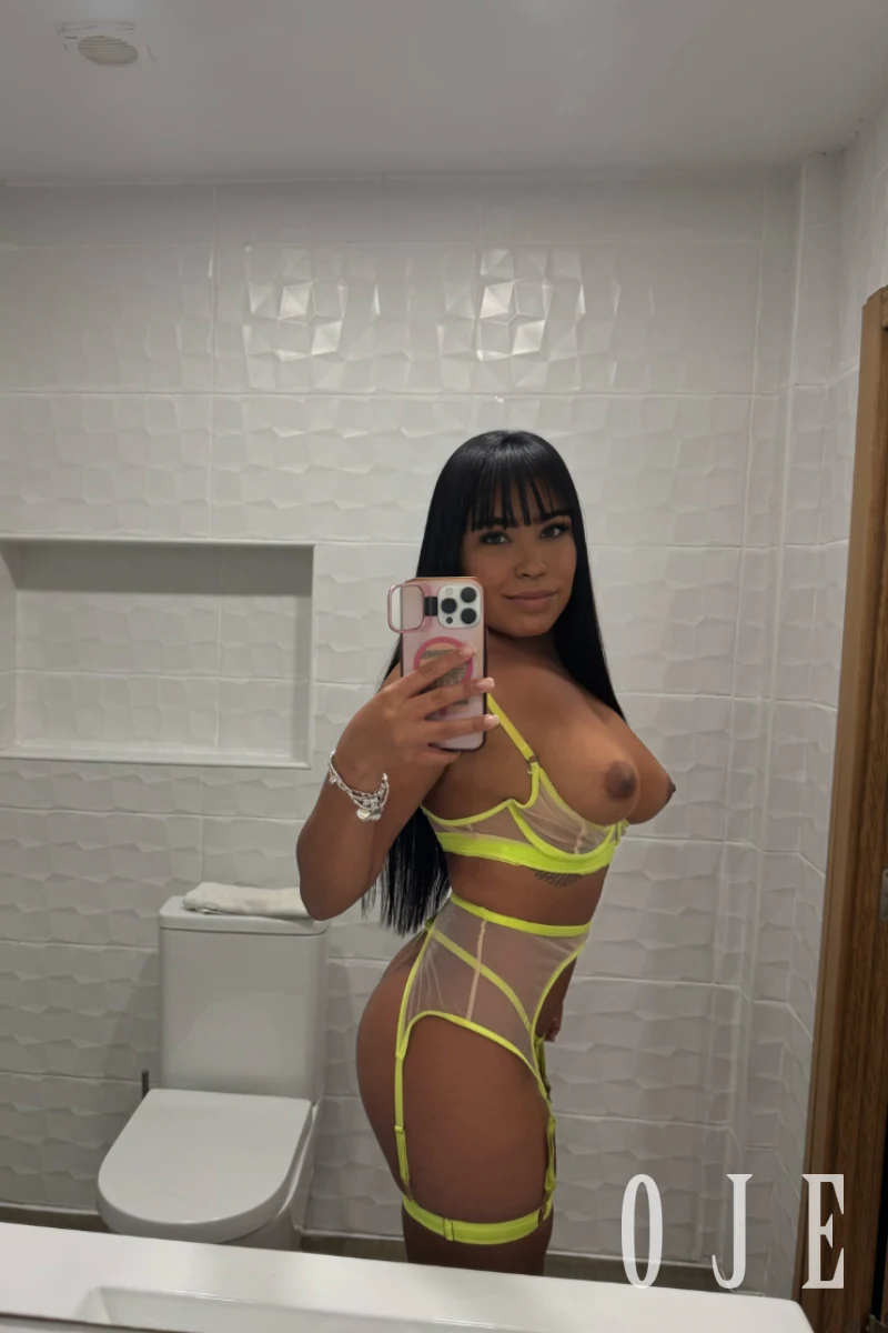 stories-slider-content