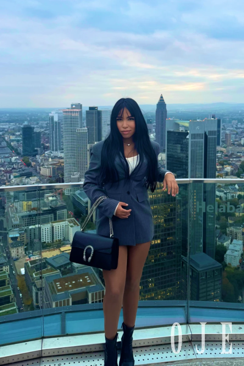 stories-slider-content