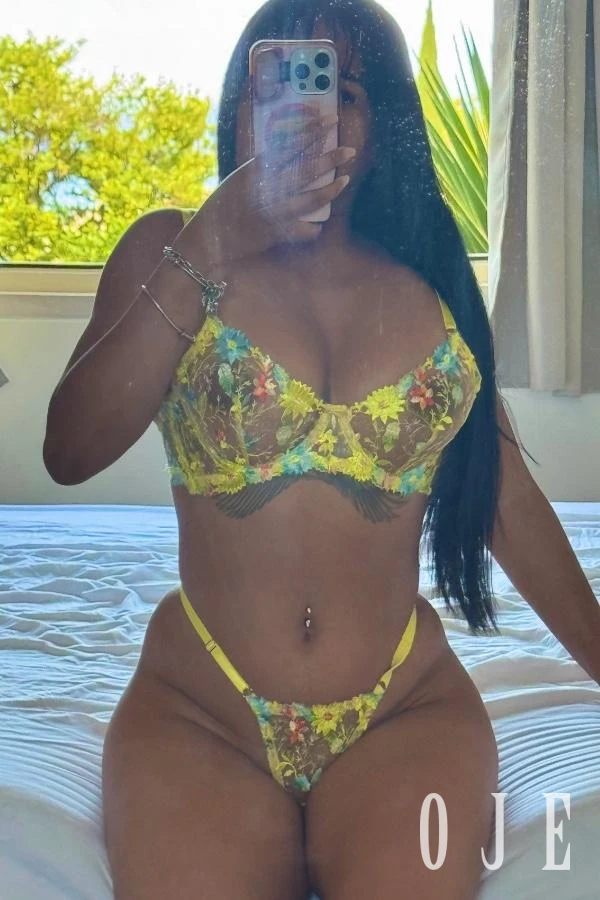 stories-slider-content