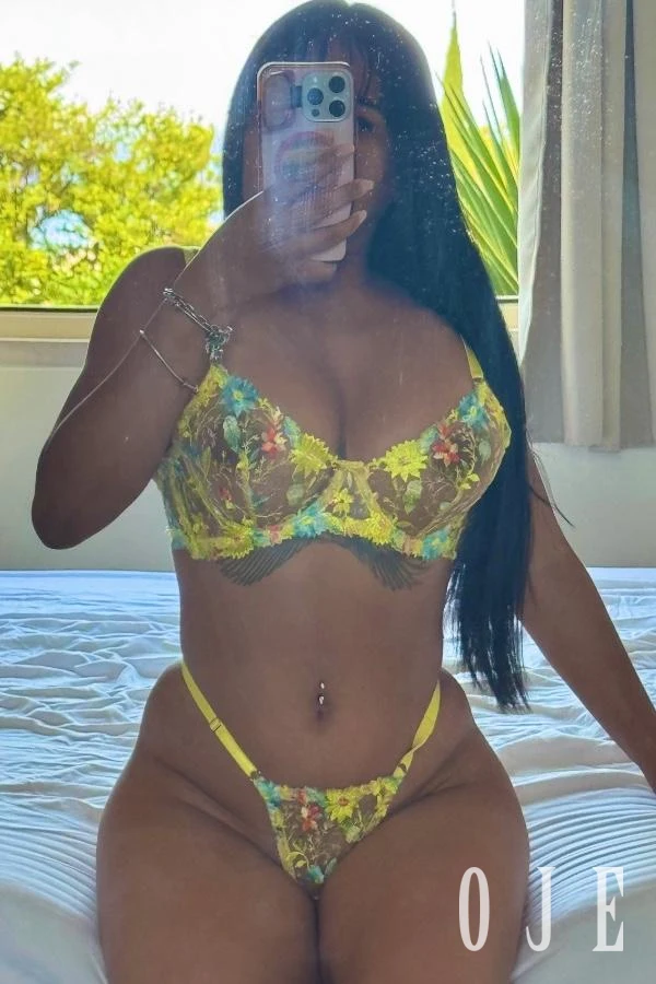 stories-slider-content