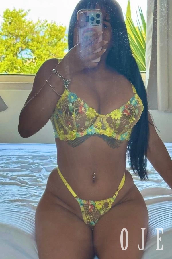 stories-slider-content