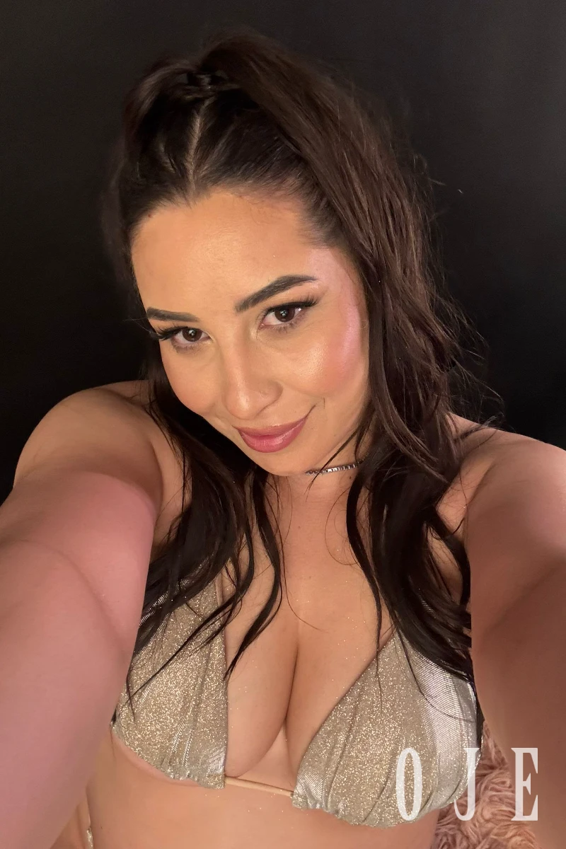 stories-slider-content