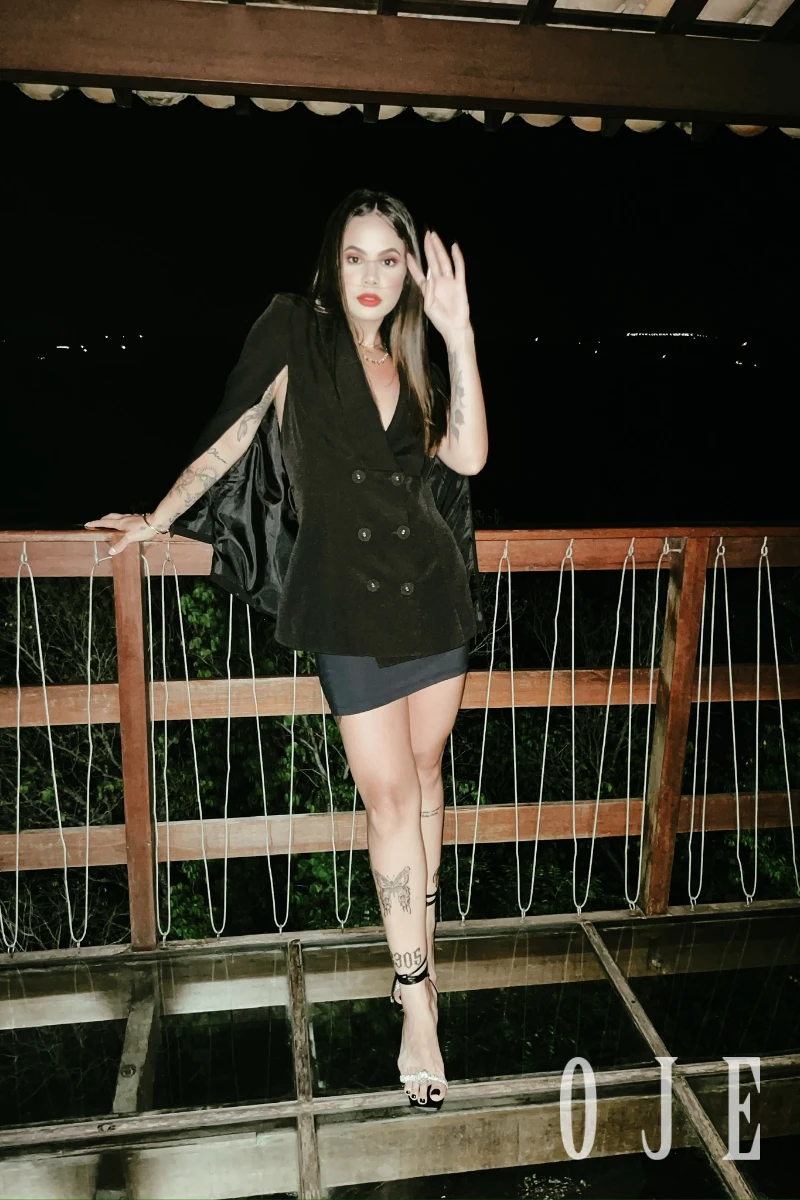 stories-slider-content