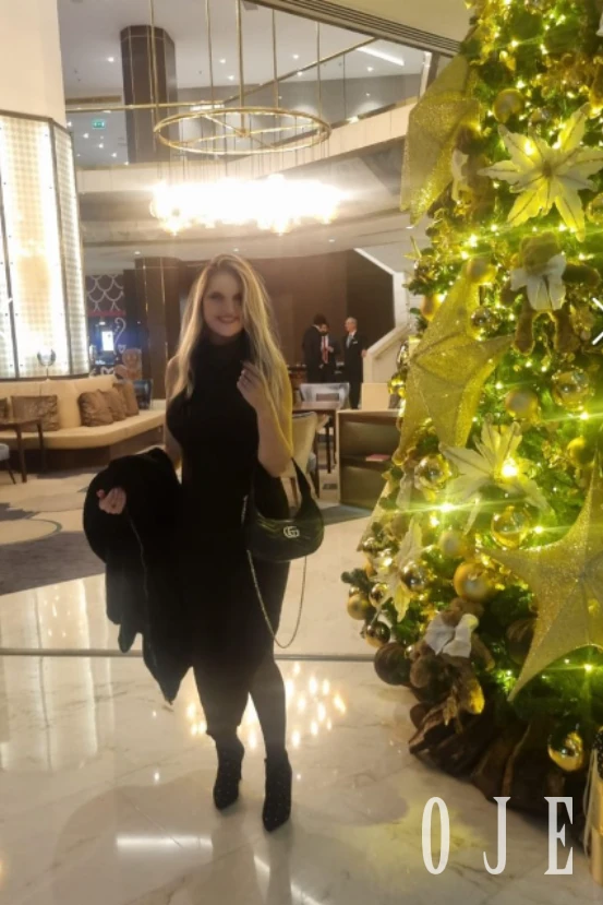 stories-slider-content