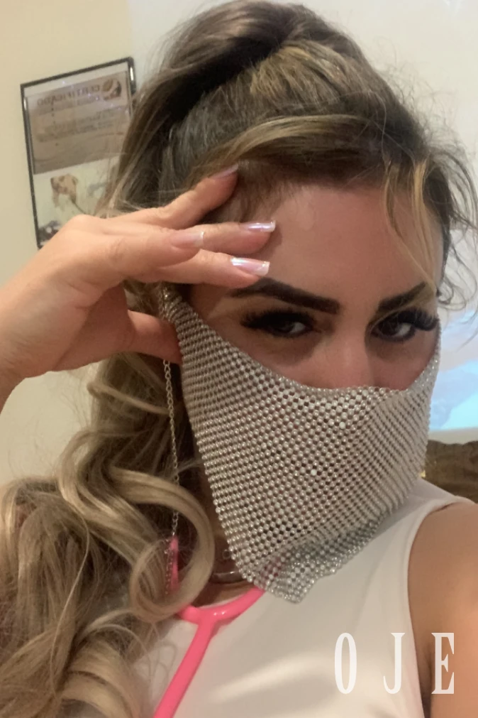 stories-slider-content