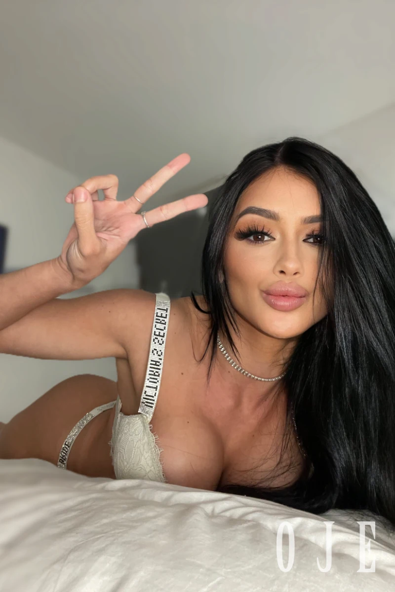 stories-slider-content