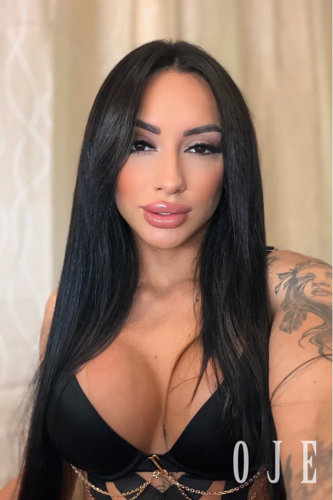 stories-slider-content