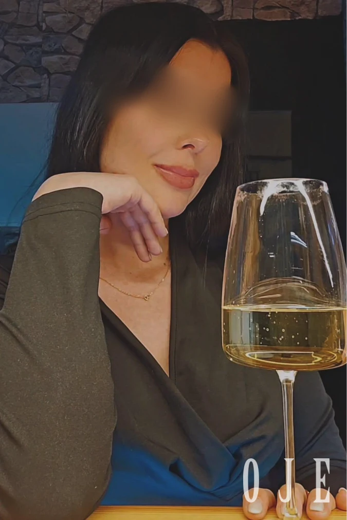 stories-slider-content