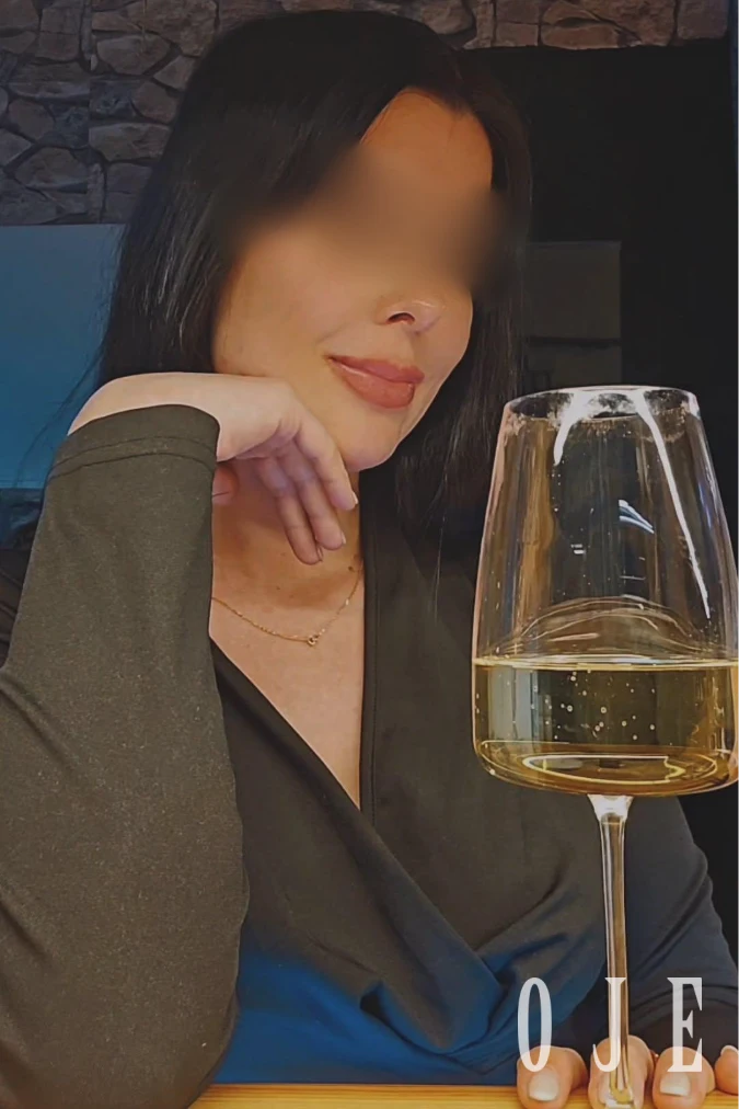 stories-slider-content