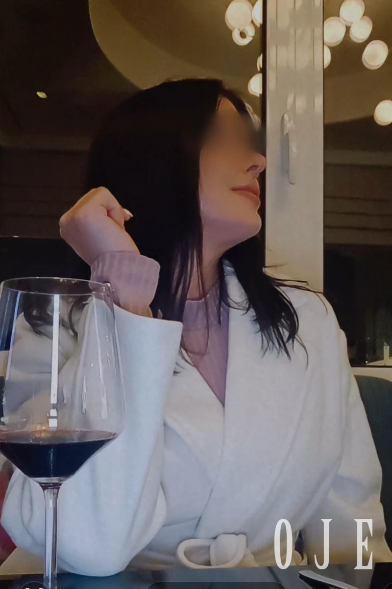 stories-slider-content