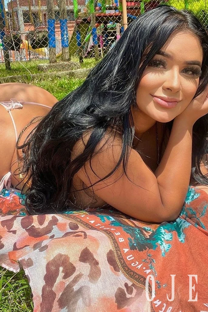 stories-slider-content