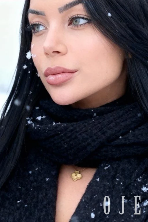 stories-slider-content