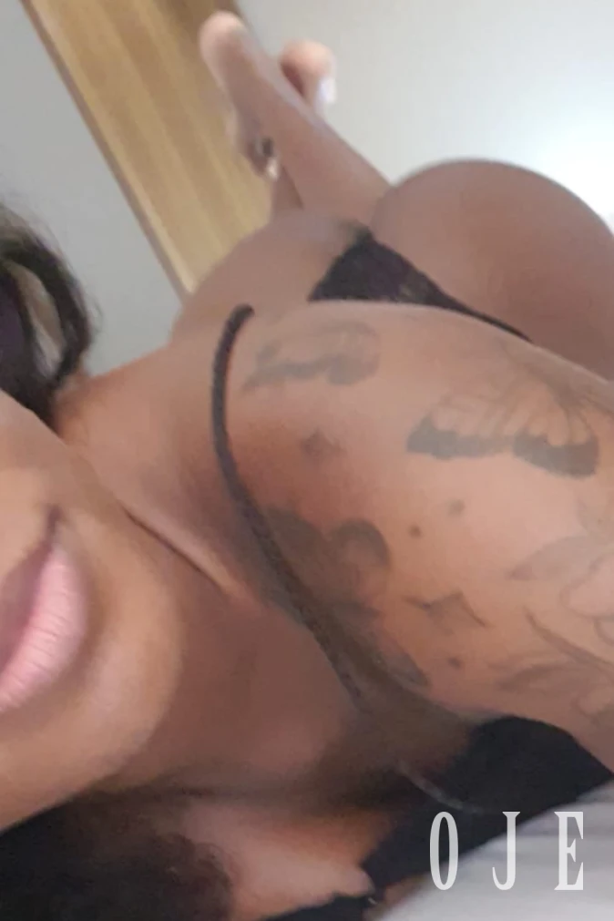 stories-slider-content