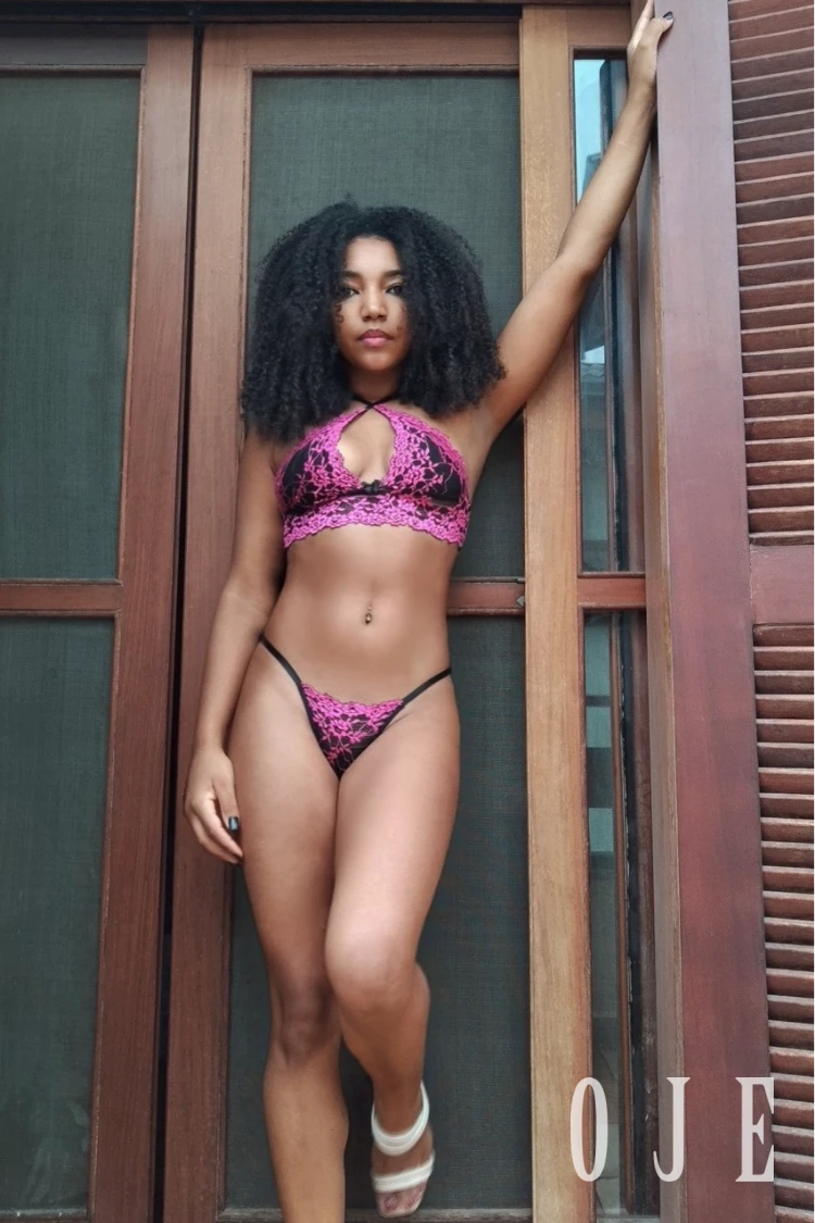 stories-slider-content