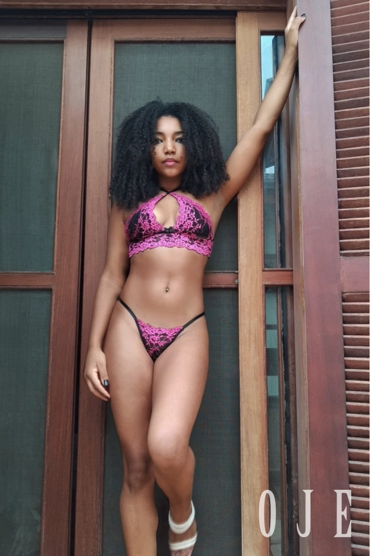 stories-slider-content