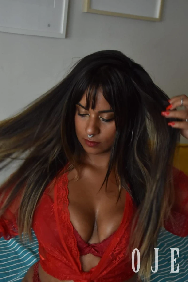 stories-slider-content