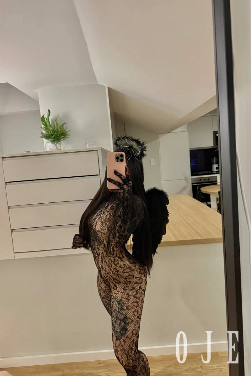 stories-slider-content