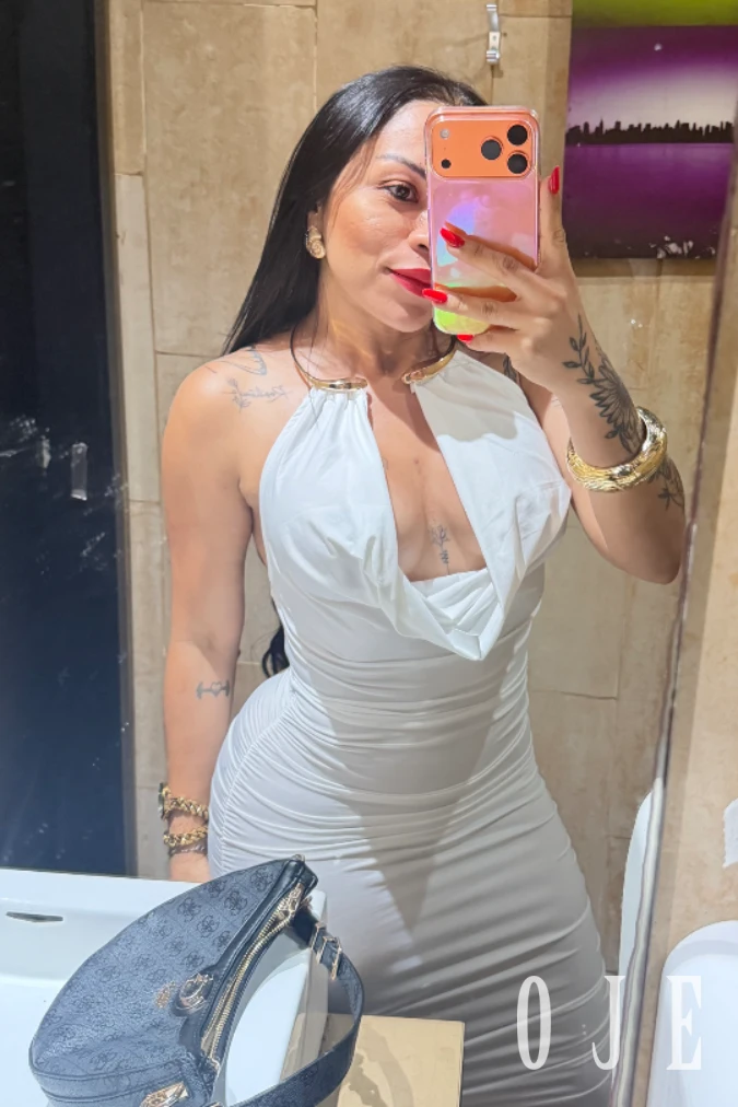 stories-slider-content