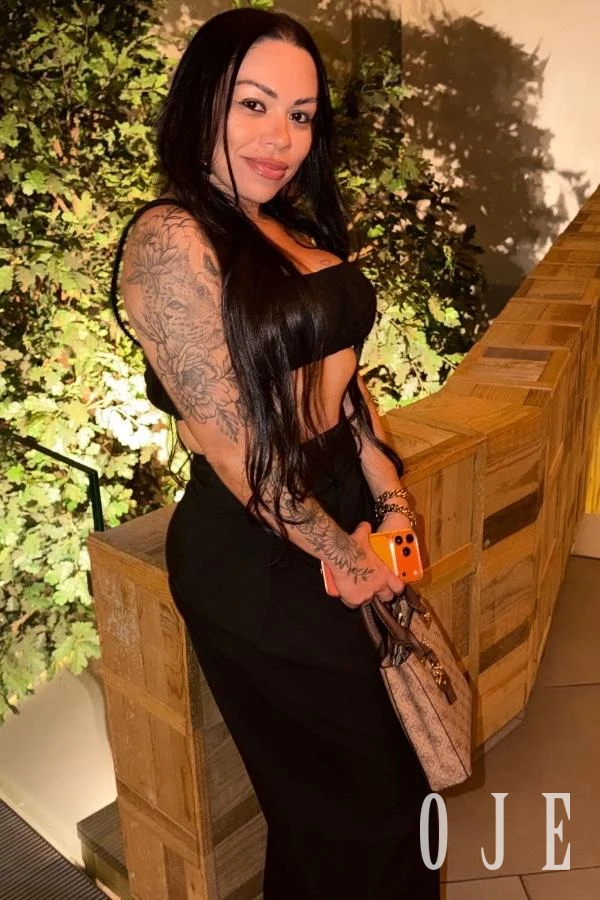 stories-slider-content