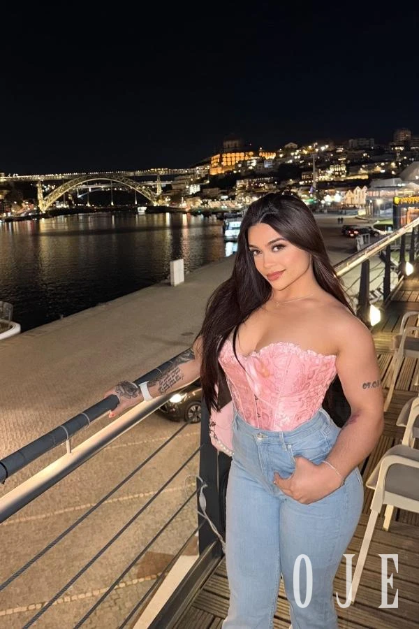 stories-slider-content