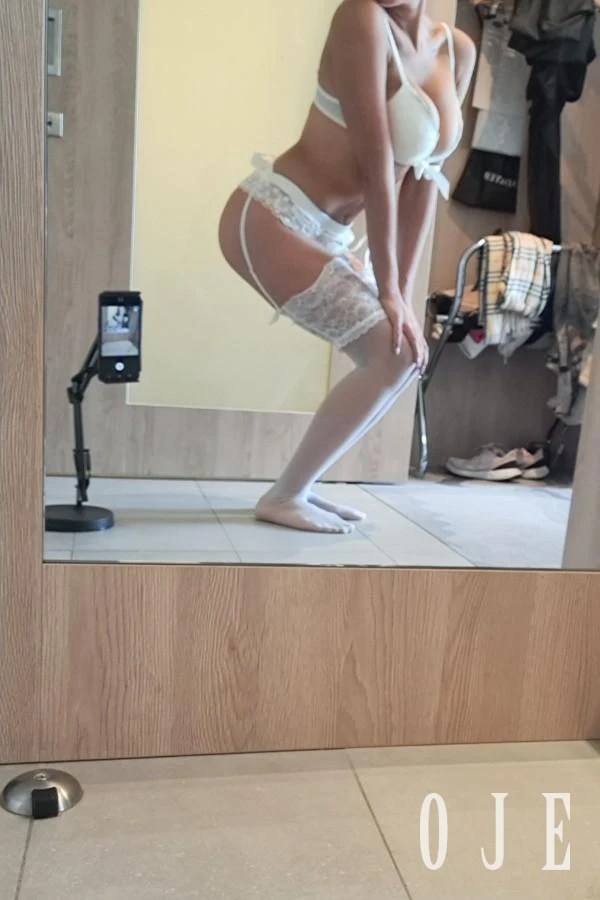 stories-slider-content