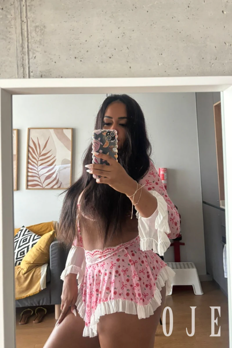 stories-slider-content