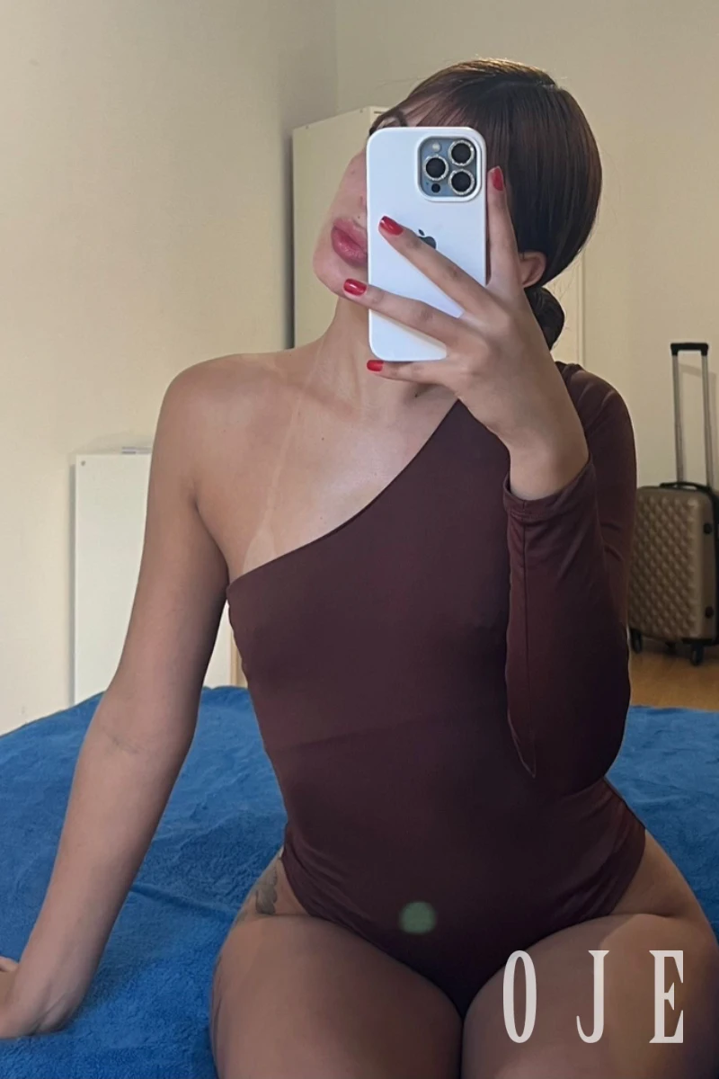 stories-slider-content