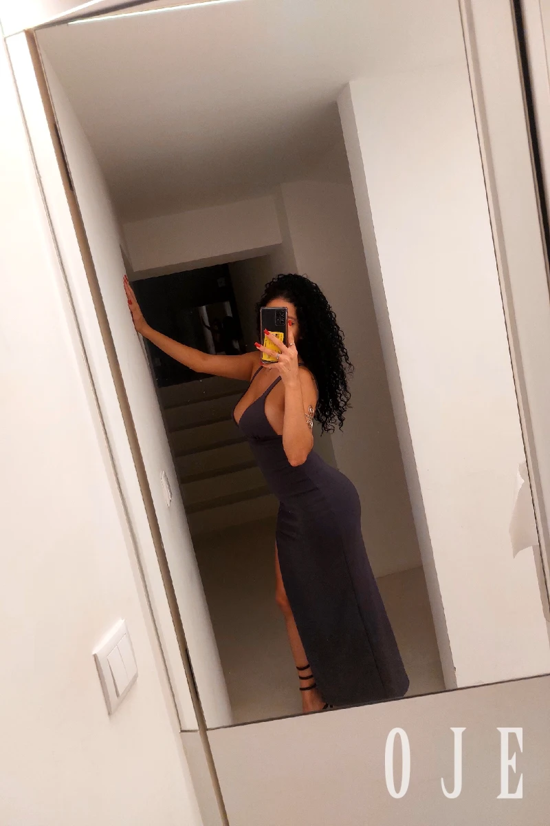 stories-slider-content