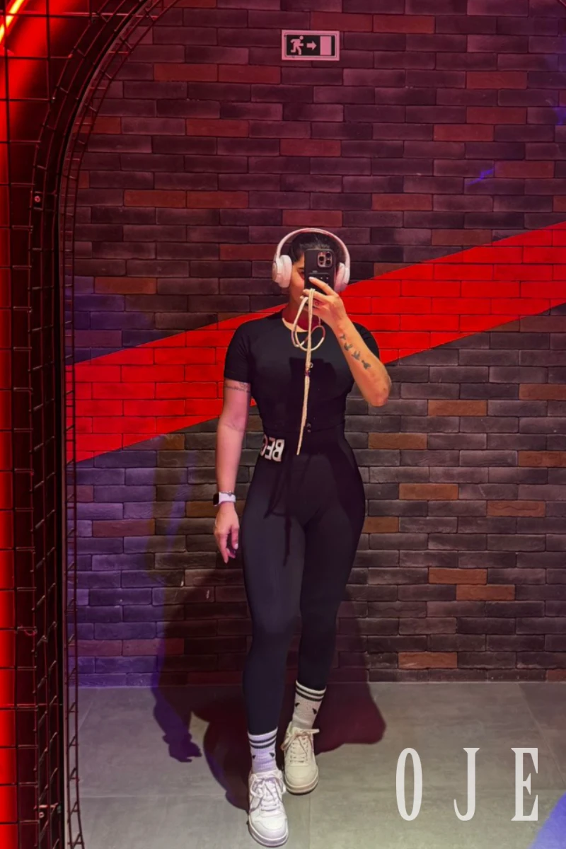 stories-slider-content