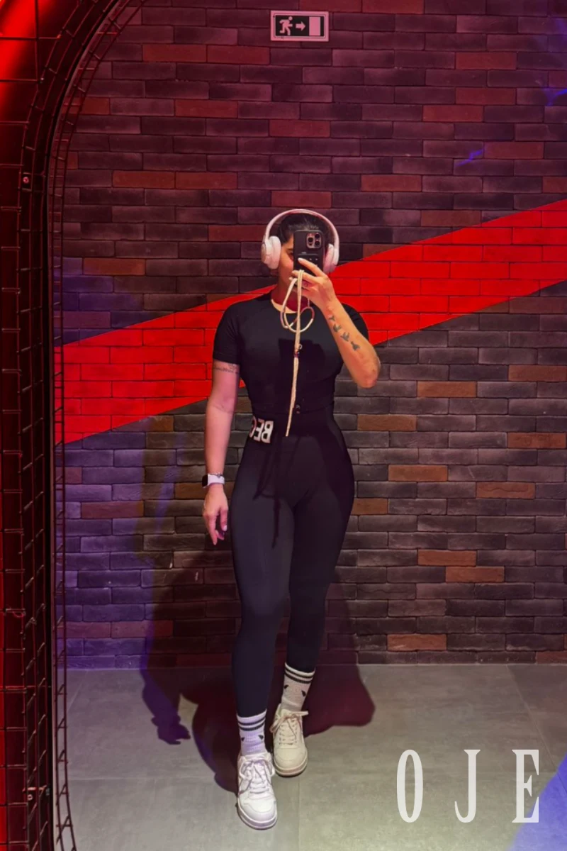 stories-slider-content