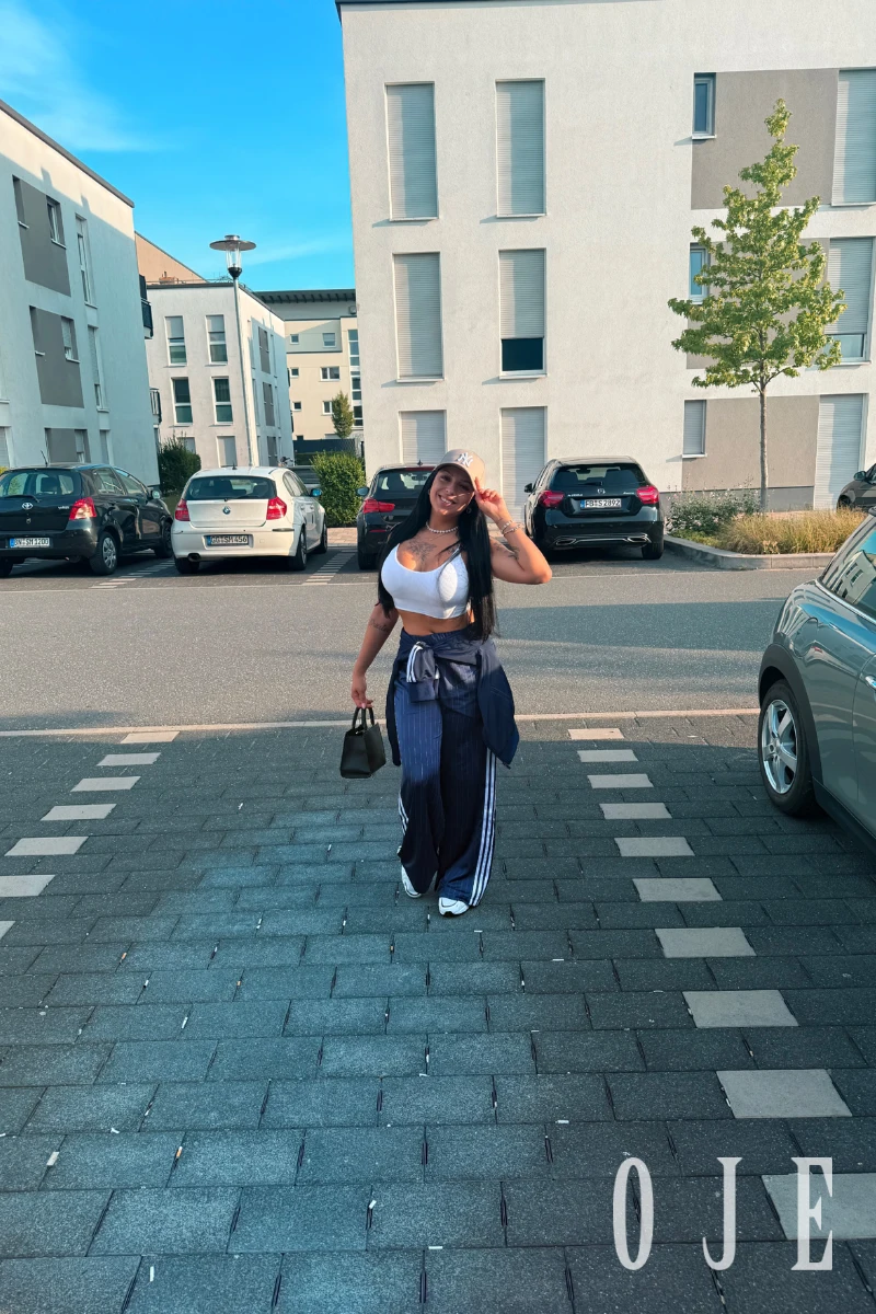 stories-slider-content