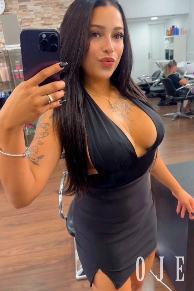 stories-slider-content