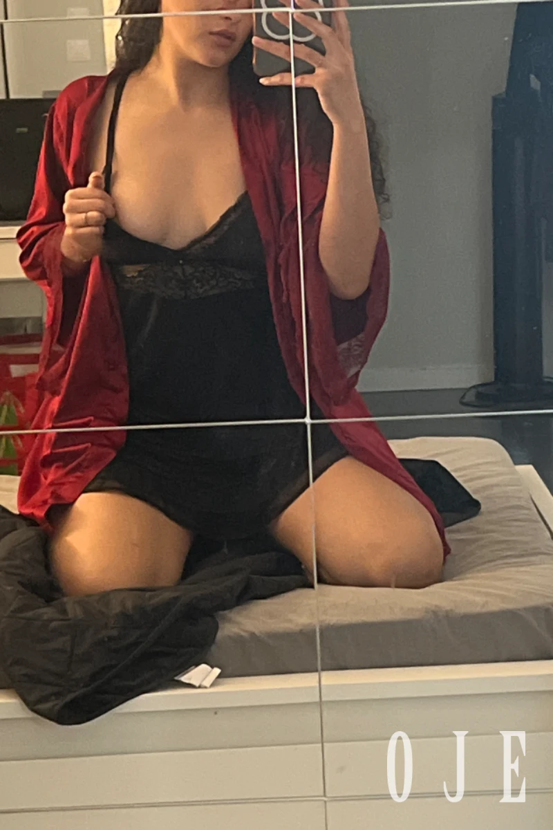 stories-slider-content