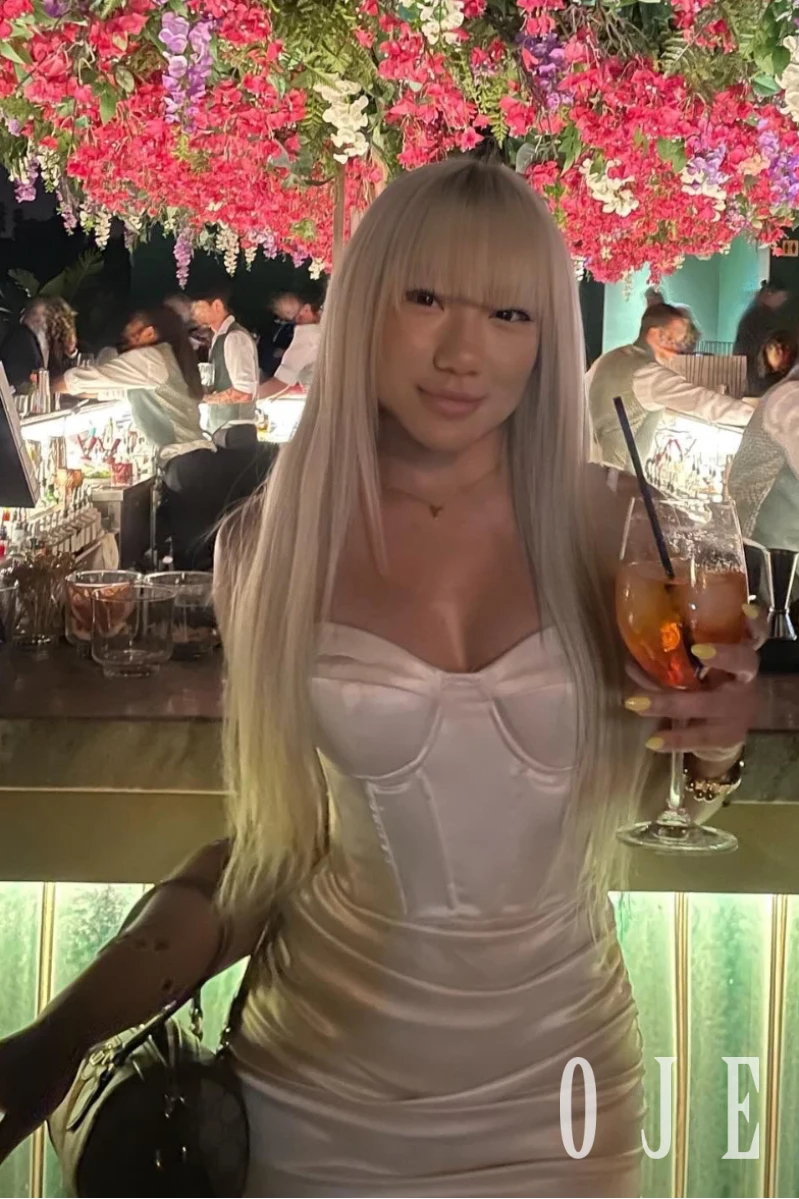 stories-slider-content