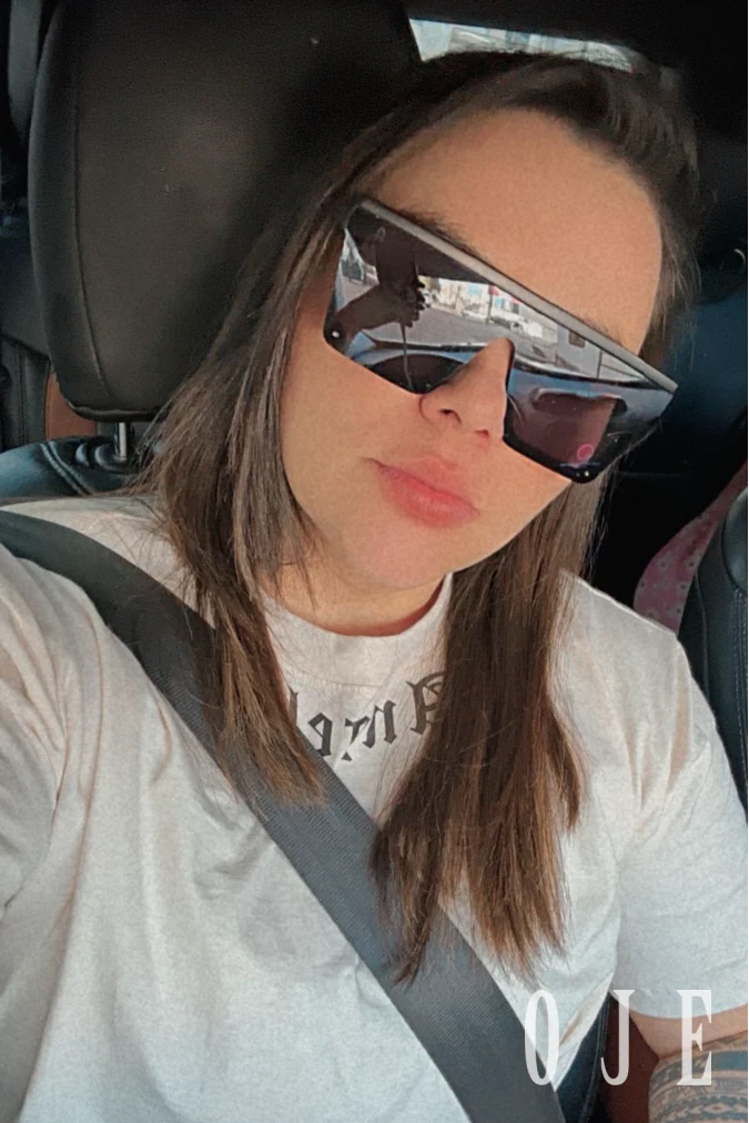 stories-slider-content