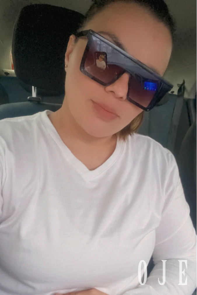 stories-slider-content