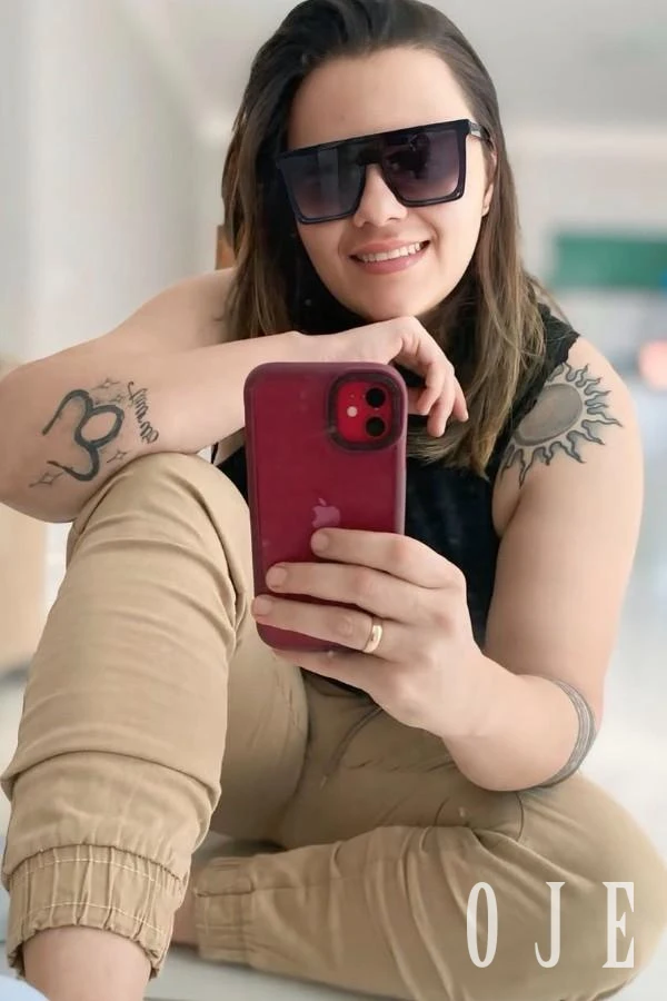 stories-slider-content